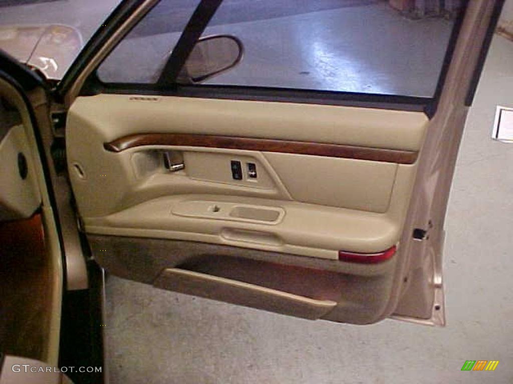1999 Oldsmobile Eighty-Eight Standard Eighty-Eight Model Neutral Door Panel Photo #44063473