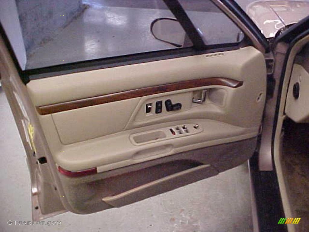 1999 Oldsmobile Eighty-Eight Standard Eighty-Eight Model Neutral Door Panel Photo #44063589
