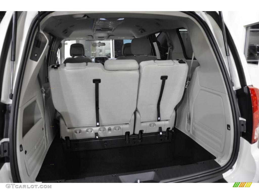 2011 Grand Caravan Crew - Stone White / Black/Light Graystone photo #20