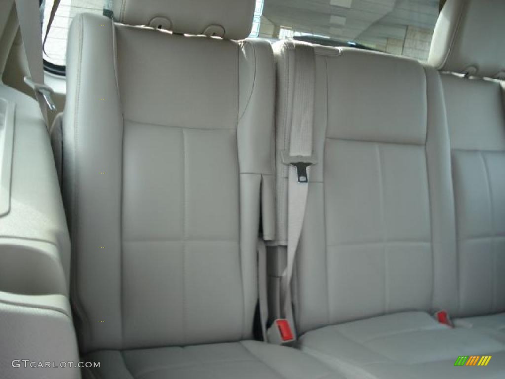 2008 Navigator Luxury - Black / Stone photo #16