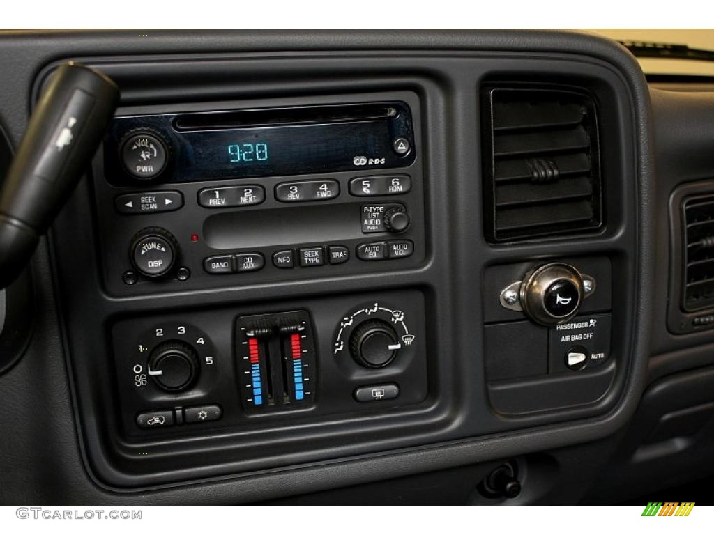 2003 GMC Sierra 1500 SLE Extended Cab 4x4 Controls Photo #44080382