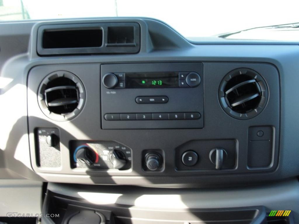 2011 Ford E Series Van E150 Commercial Controls Photo #44091972