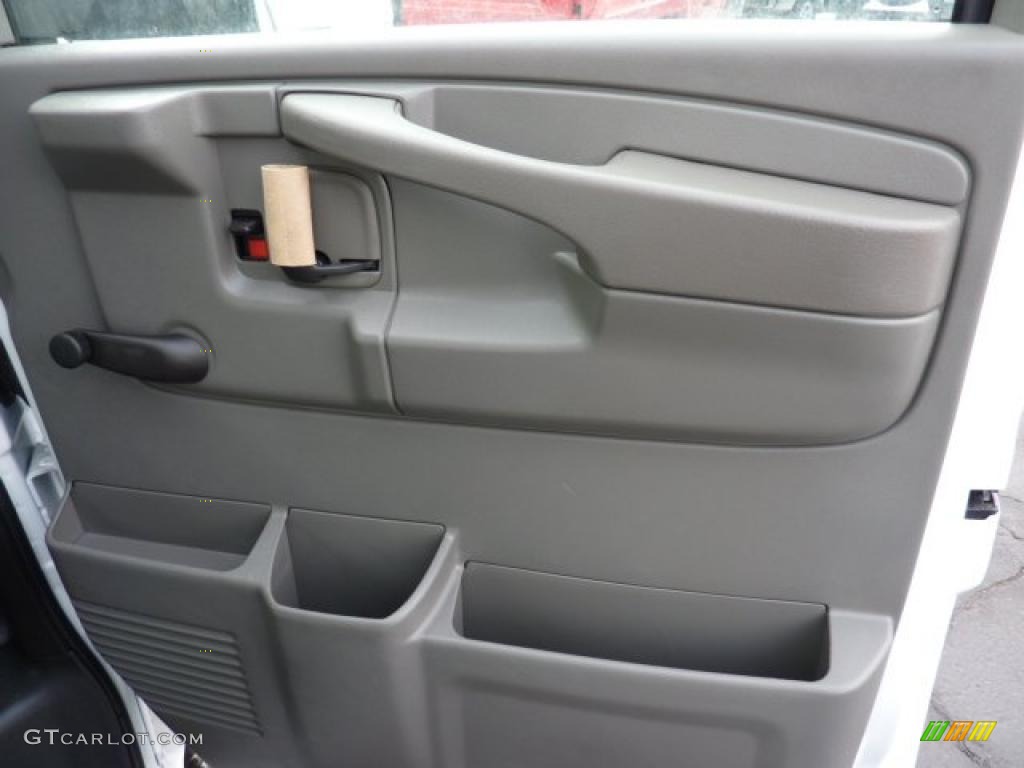 2011 Chevrolet Express Cutaway 3500 Moving Van Medium Pewter Door Panel Photo #44103221