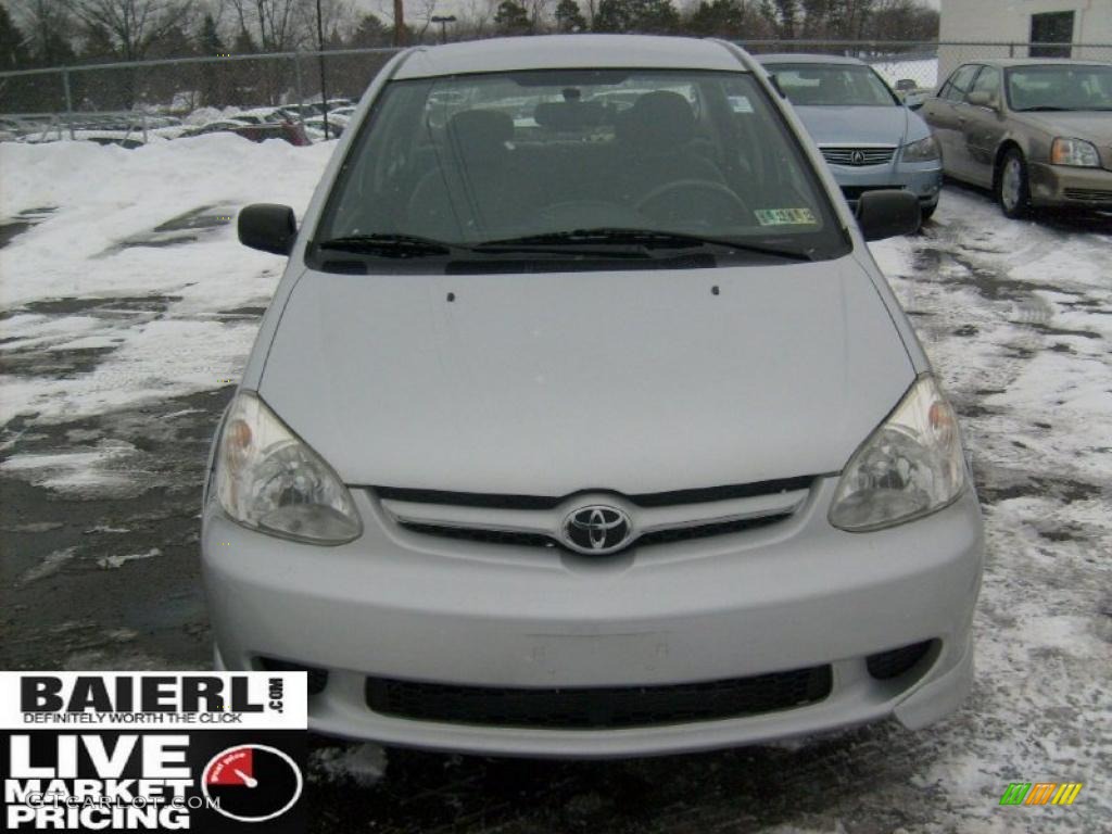 2003 ECHO Sedan - Silver Streak Mica / Shadow Gray photo #2