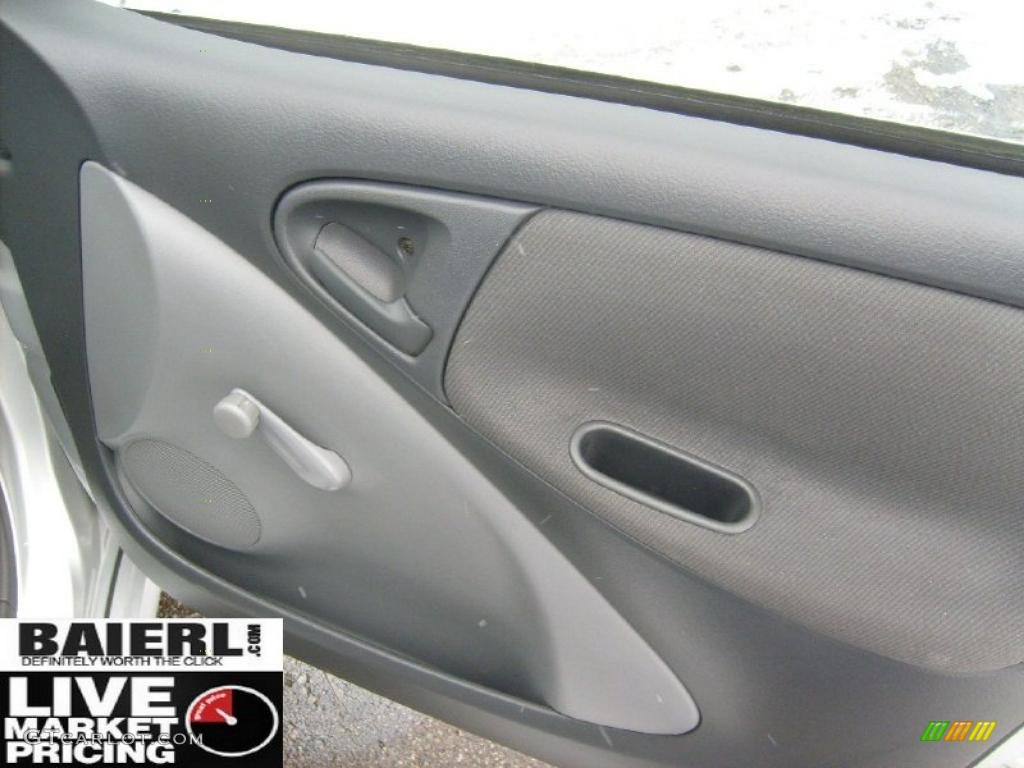 2003 ECHO Sedan - Silver Streak Mica / Shadow Gray photo #18