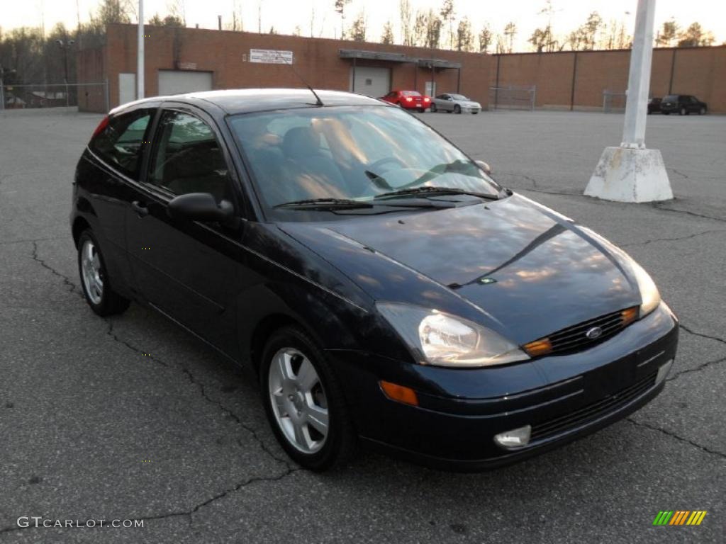 2003 Focus ZX3 Coupe - Twilight Blue Metallic / Medium Graphite photo #5