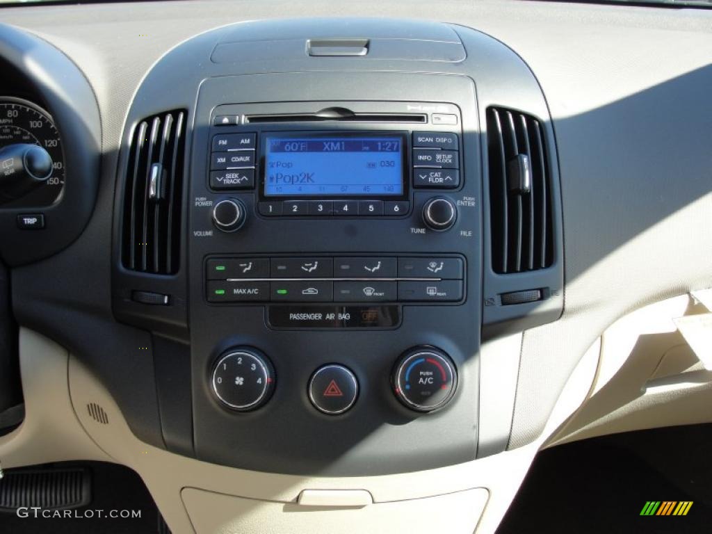 2011 Hyundai Elantra Touring GLS Controls Photo #44108606