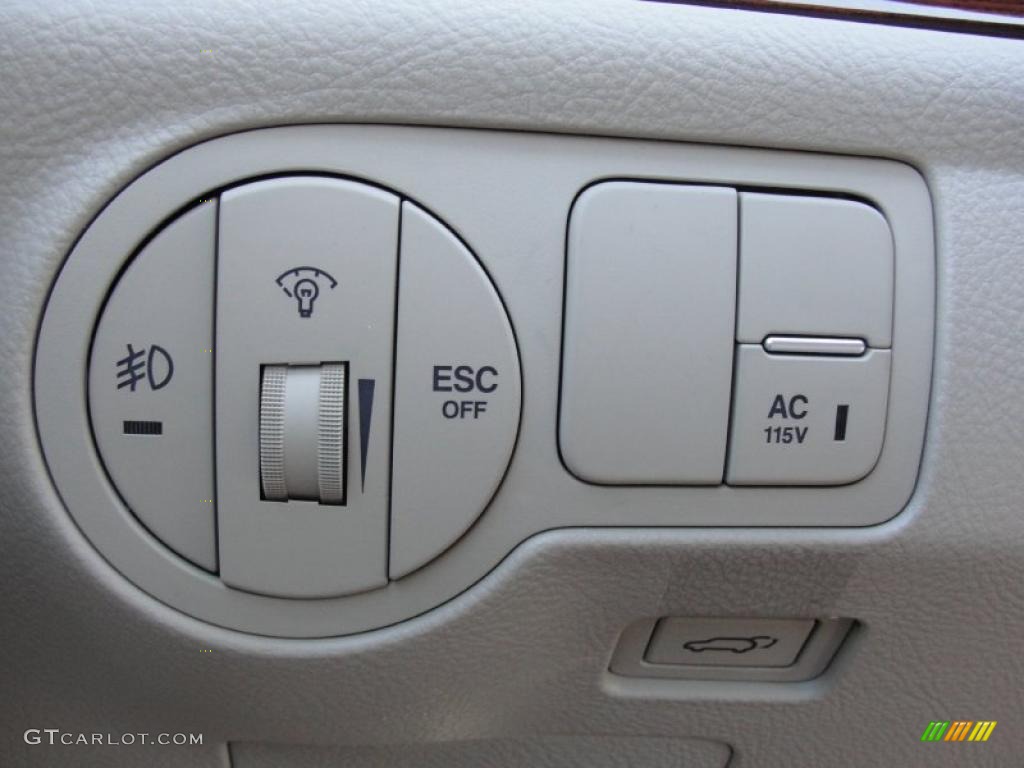 2011 Hyundai Veracruz Limited Controls Photo #44109310