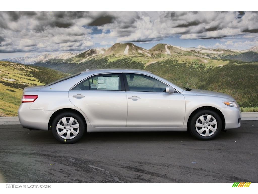 Classic Silver Metallic 2011 Toyota Camry LE Exterior Photo #44109870