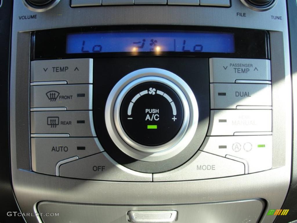 2011 Hyundai Veracruz Limited Controls Photo #44109906