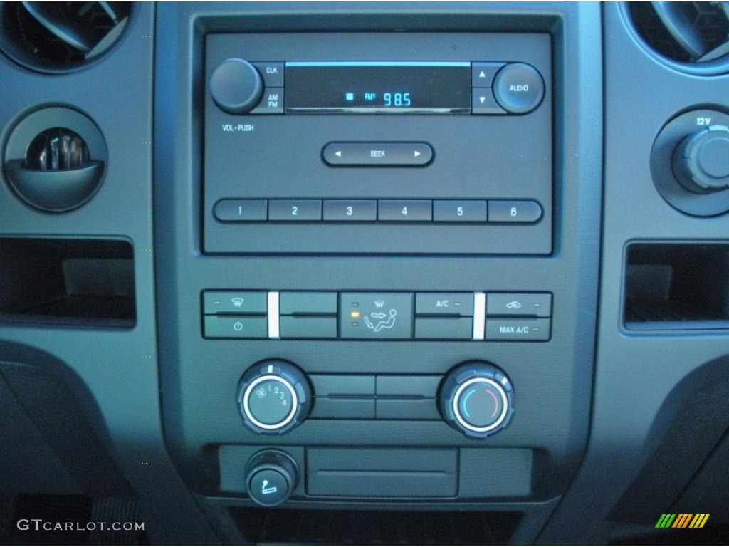 2011 Ford F150 XL Regular Cab Controls Photo #44111650