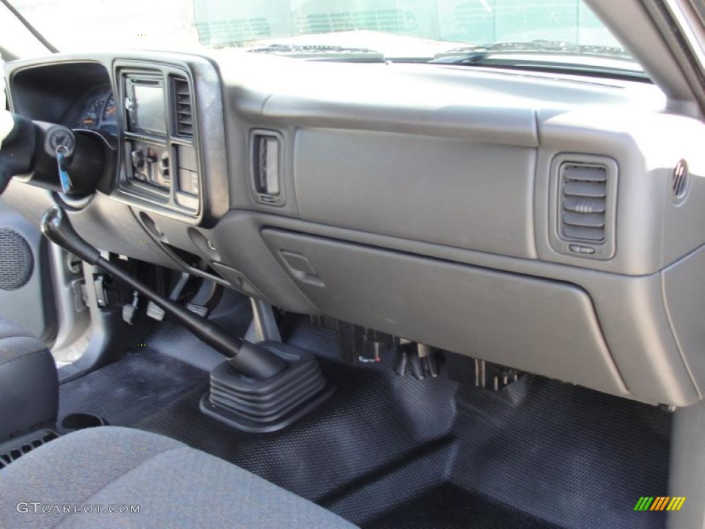 2004 Chevrolet Silverado 1500 Regular Cab 5 Speed Manual Transmission Photo #44111762