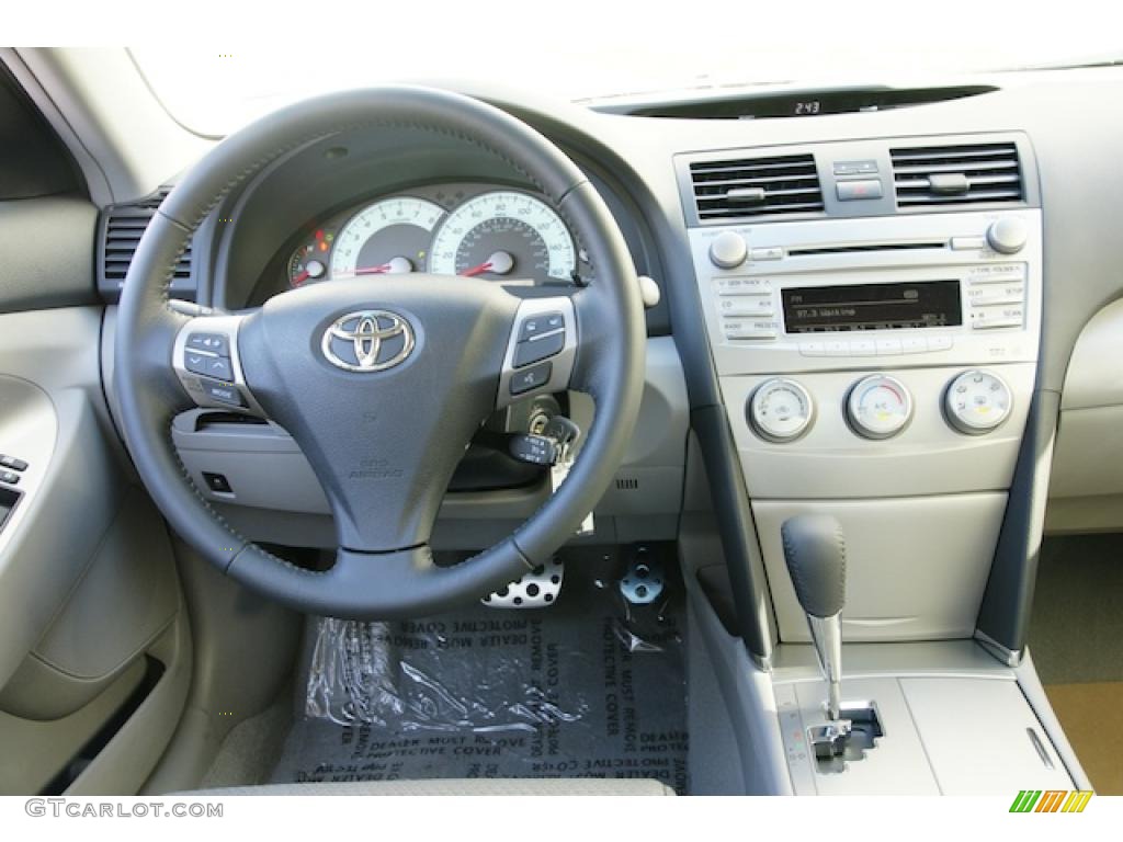 2011 Toyota Camry SE V6 Ash Dashboard Photo #44112530
