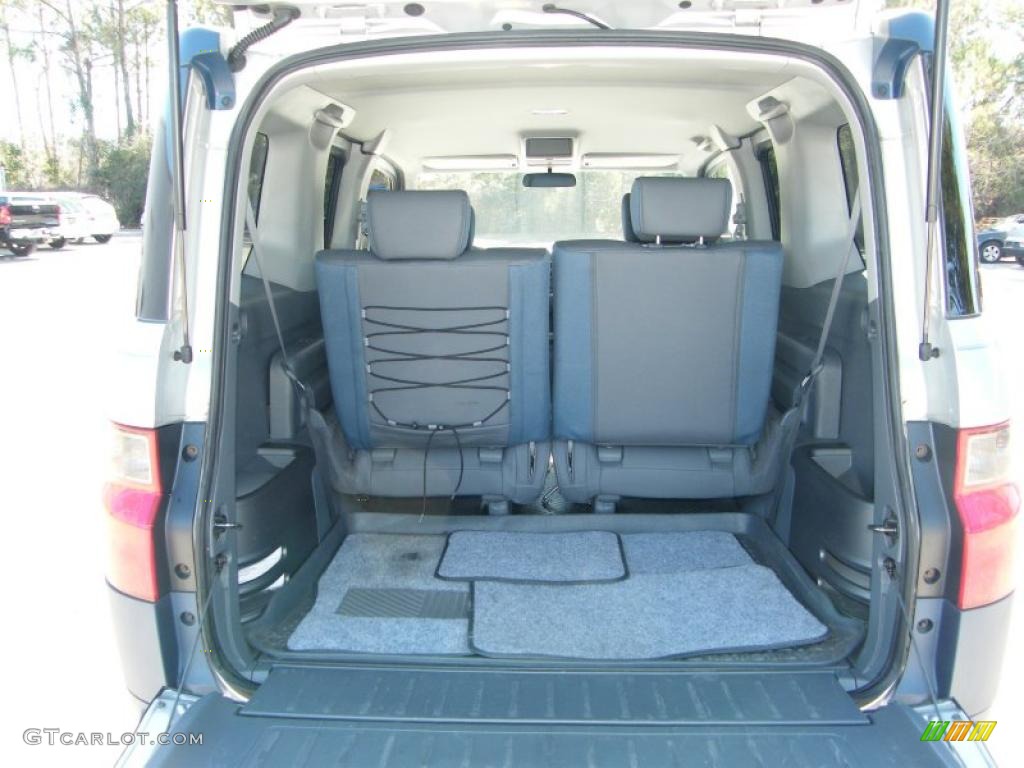 2006 Honda Element EX Trunk Photos