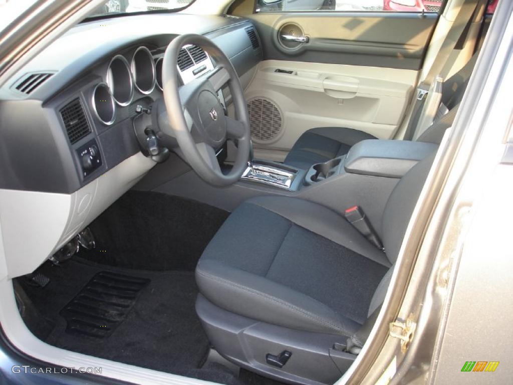 Dark Slate Gray/Light Graystone Interior 2006 Dodge Magnum Standard Magnum Model Photo #44120358