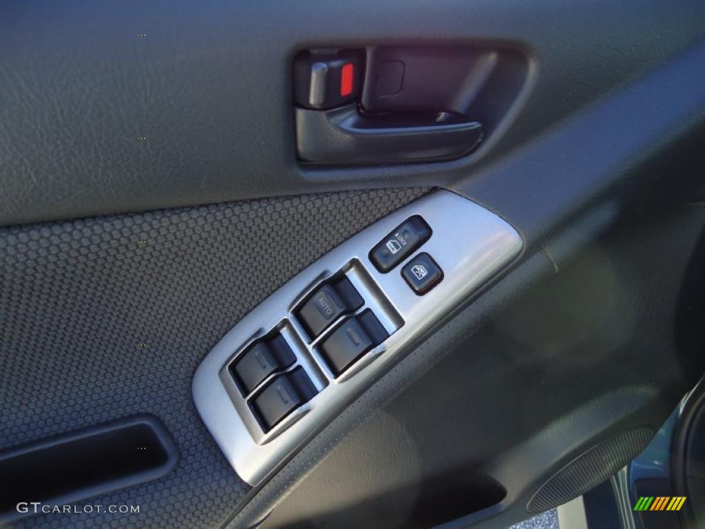 2008 Pontiac Vibe Standard Vibe Model Controls Photo #44122378