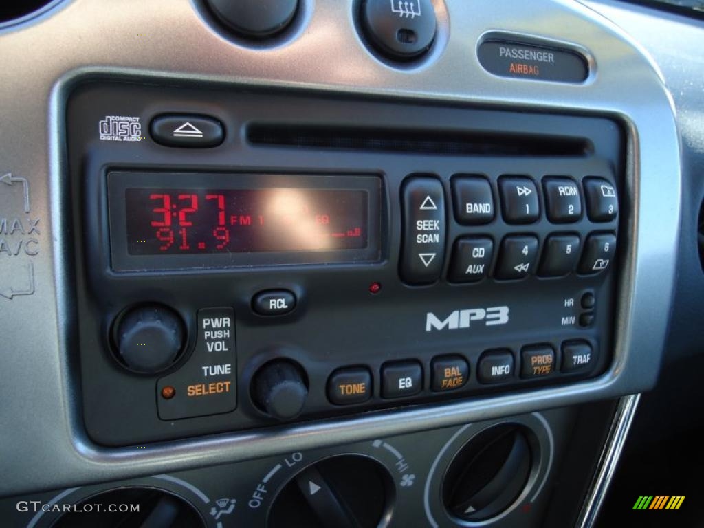2008 Pontiac Vibe Standard Vibe Model Controls Photo #44122422