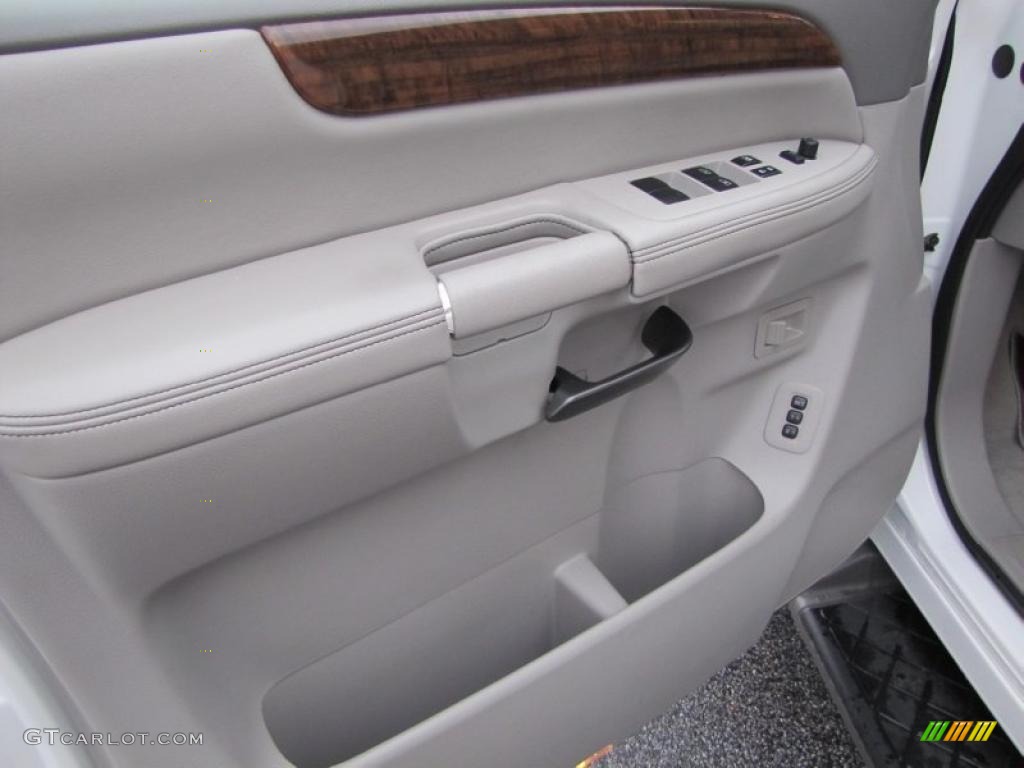 2010 Armada Platinum - Blizzard White / Stone photo #12