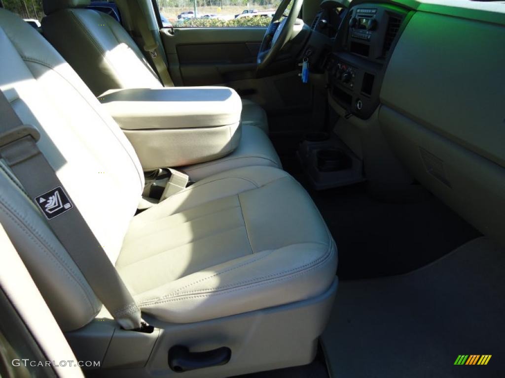 2008 Ram 1500 ST Quad Cab 4x4 - Light Khaki Metallic / Khaki photo #18