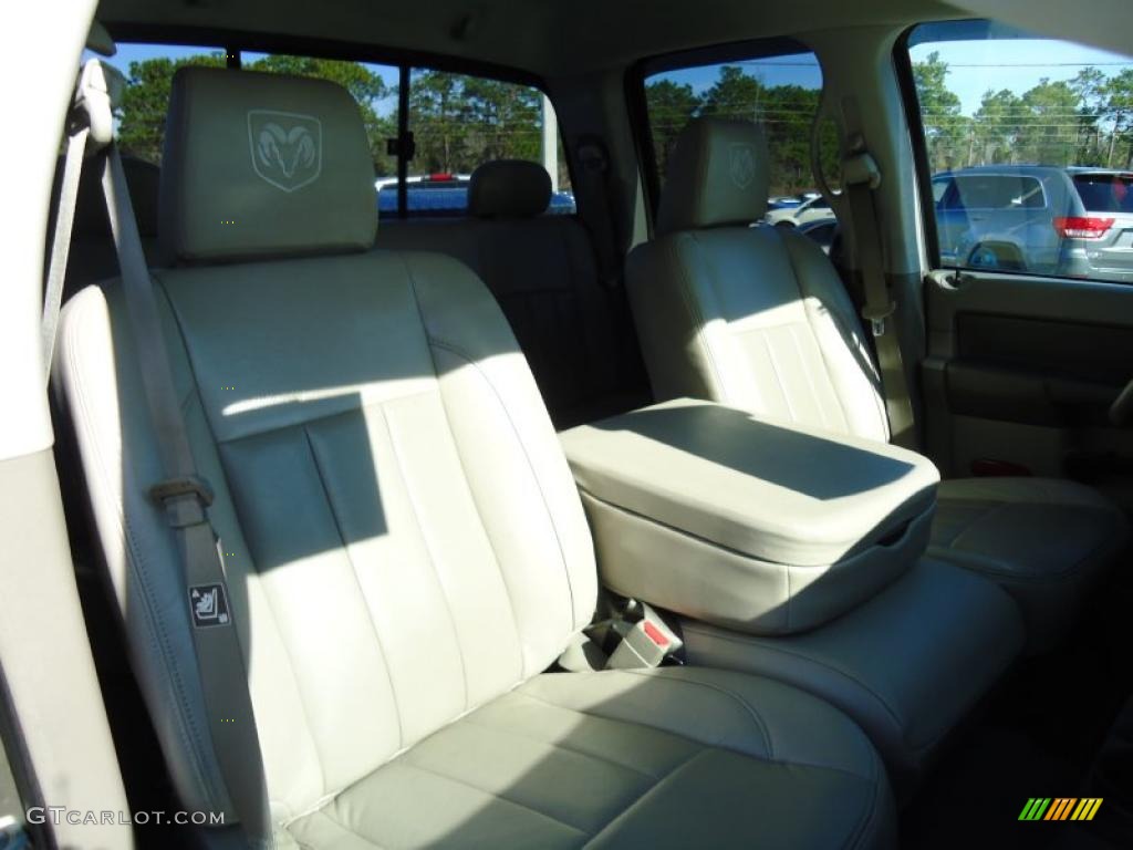 2008 Ram 1500 ST Quad Cab 4x4 - Light Khaki Metallic / Khaki photo #19