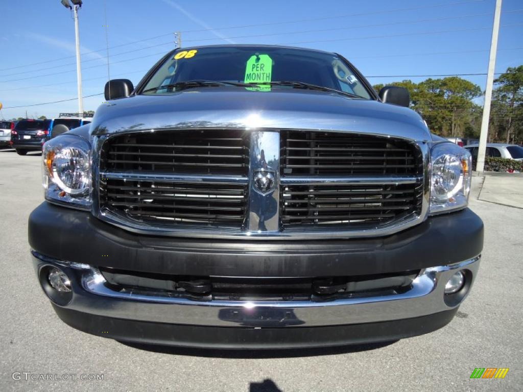 2008 Ram 1500 ST Quad Cab 4x4 - Light Khaki Metallic / Khaki photo #20