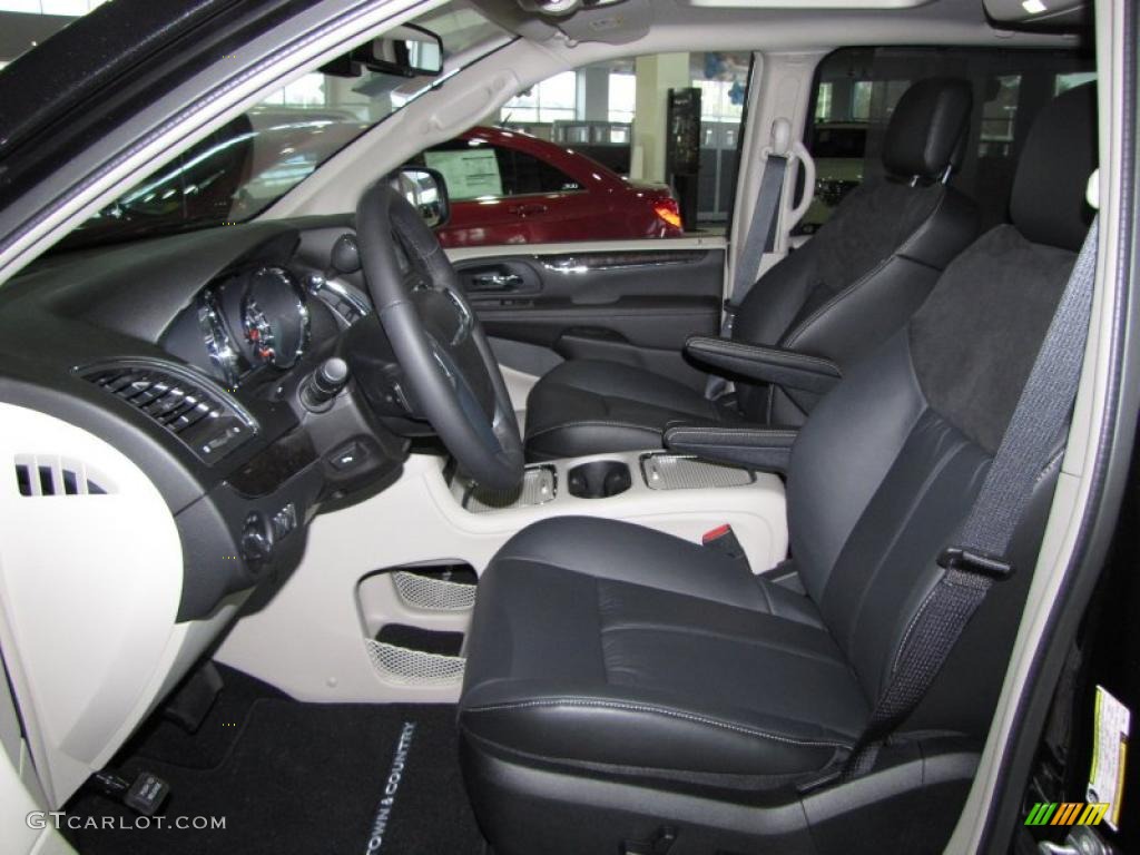 Black/Light Graystone Interior 2011 Chrysler Town & Country Limited Photo #44140566