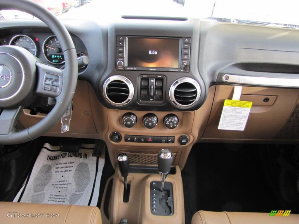 2011 Jeep Wrangler Unlimited Rubicon 4x4 Black/Dark Saddle Dashboard Photo #44140794