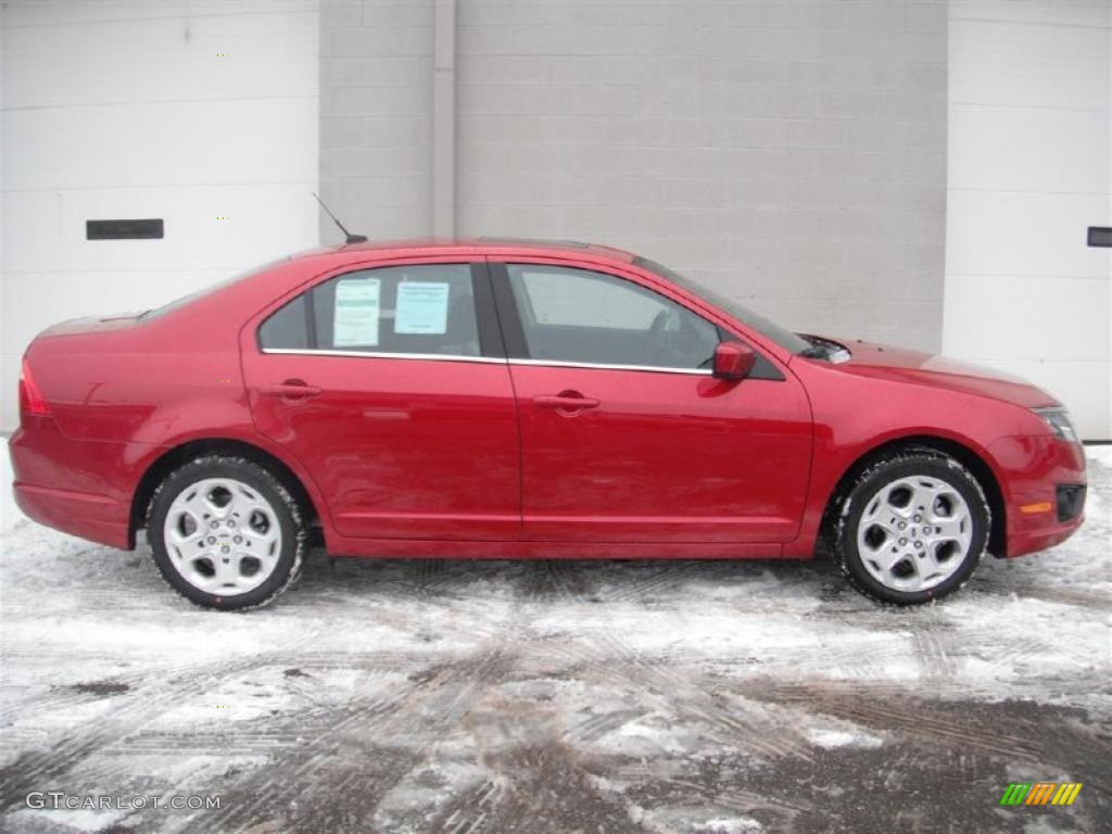 2011 Fusion SE V6 - Red Candy Metallic / Charcoal Black photo #4