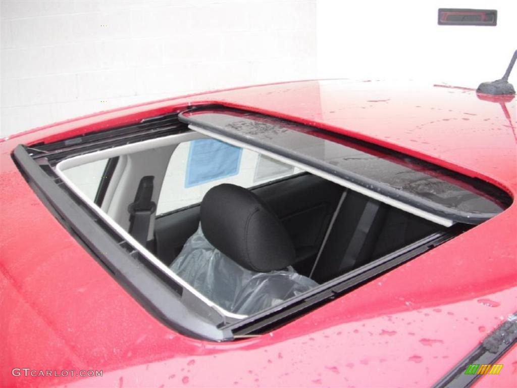 2011 Fusion SE V6 - Red Candy Metallic / Charcoal Black photo #12