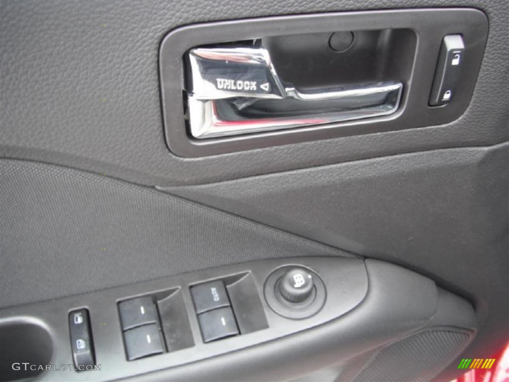 2011 Fusion SE V6 - Red Candy Metallic / Charcoal Black photo #21