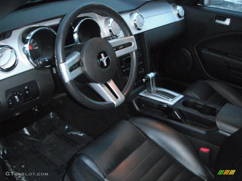 2006 Mustang GT Premium Coupe - Redfire Metallic / Dark Charcoal photo #20