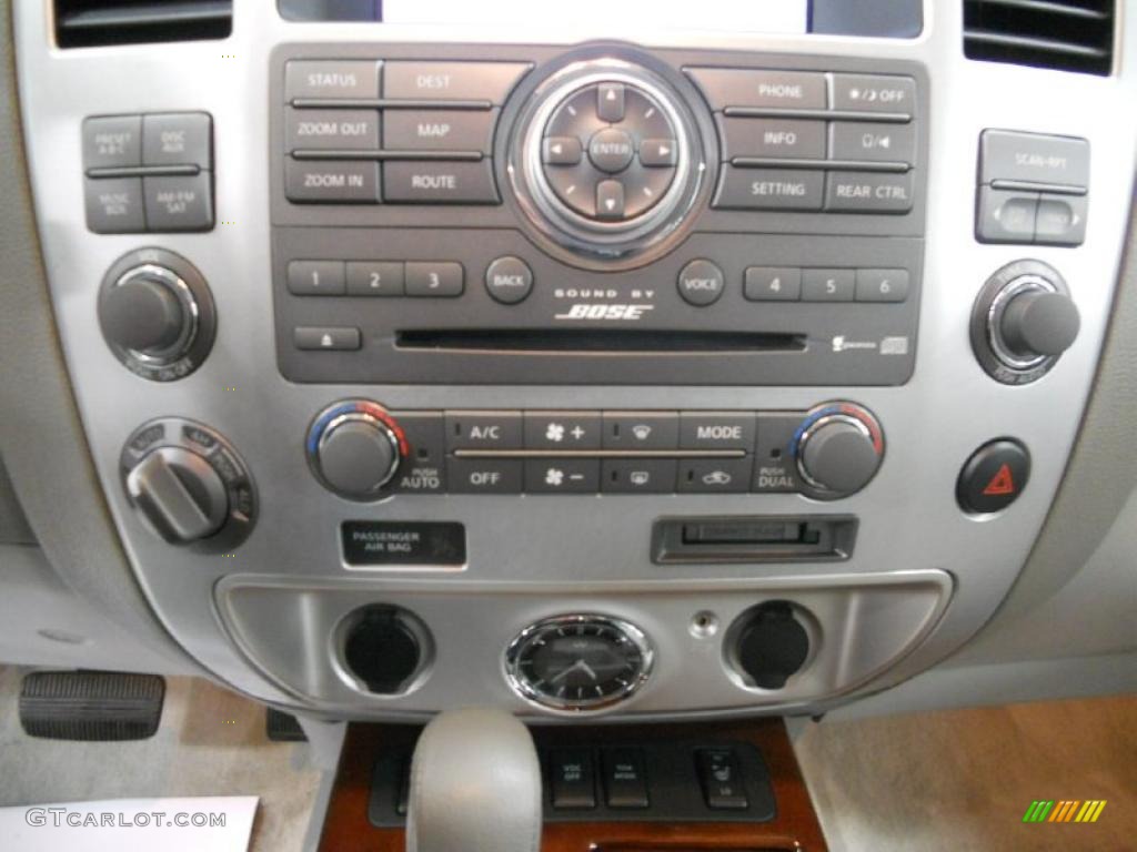 2010 Infiniti QX 56 4WD Controls Photo #44145439