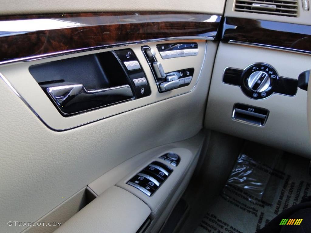 2011 Mercedes-Benz S 550 Sedan Controls Photo #44146521