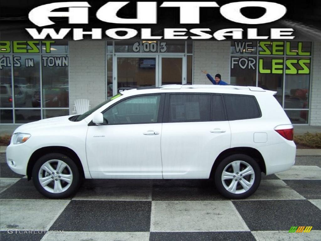 Blizzard White Pearl Toyota Highlander