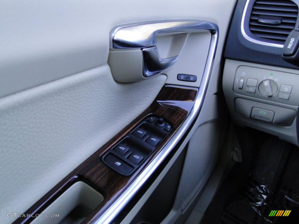 2012 Volvo S60 T5 Controls Photo #44146941