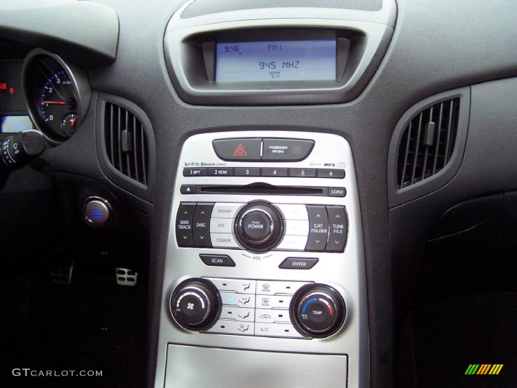 2010 Hyundai Genesis Coupe 2.0T Track Controls Photo #44147489