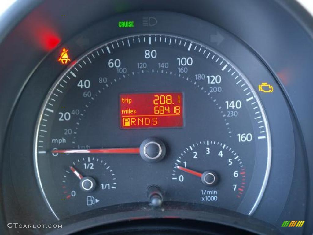 2006 Volkswagen New Beetle 2.5 Convertible Gauges Photo #44149489