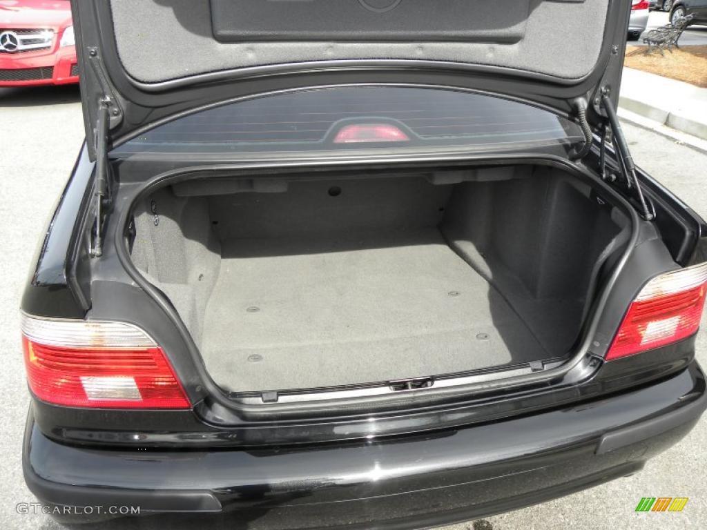 2003 BMW 5 Series 540i Sedan Trunk Photo #44151717