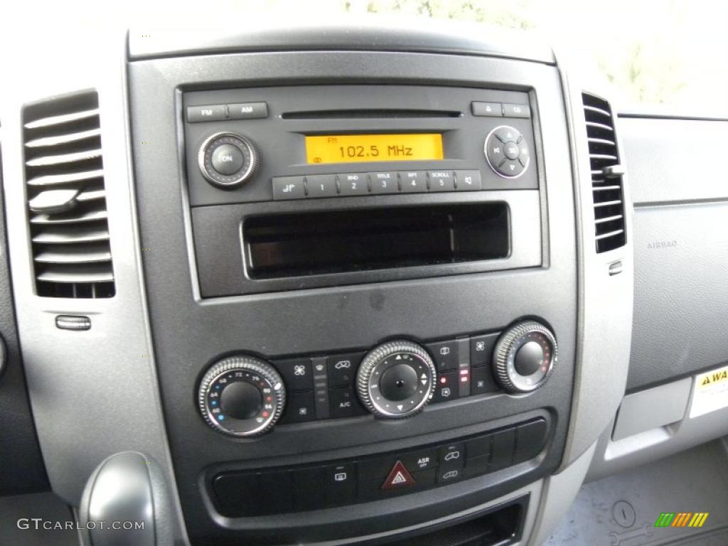 2011 Sprinter 2500 High Roof Passenger Van - Arctic White / Black photo #20