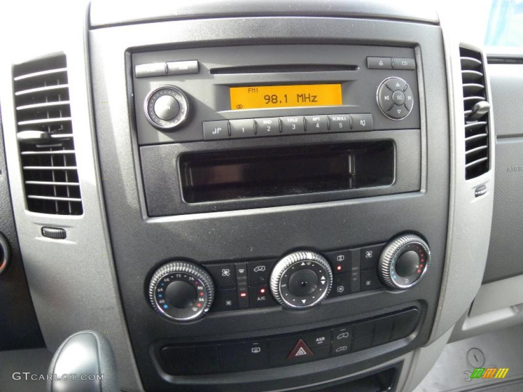 2011 Mercedes-Benz Sprinter 2500 Passenger Van Controls Photo #44155611