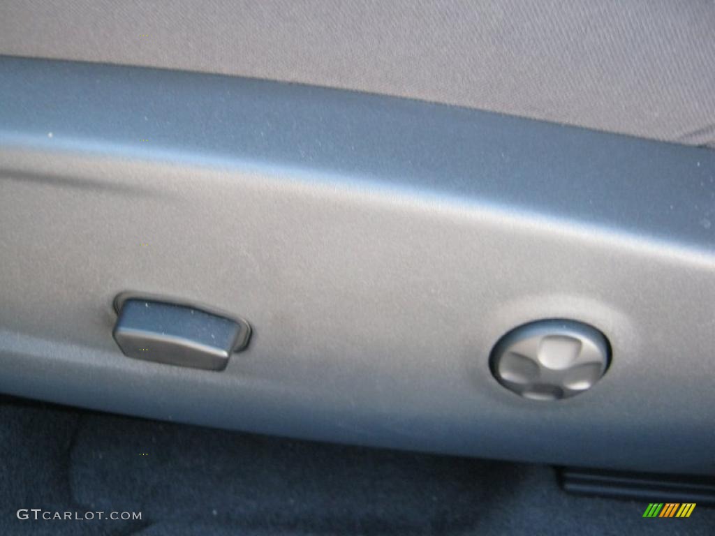 2011 Dodge Challenger SE Controls Photo #44157006