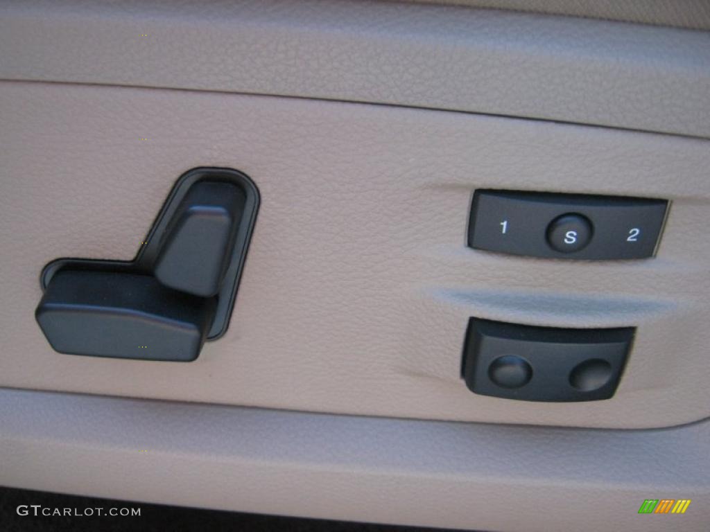 2011 Ram 1500 Laramie Crew Cab - Bright White / Light Pebble Beige/Bark Brown photo #14