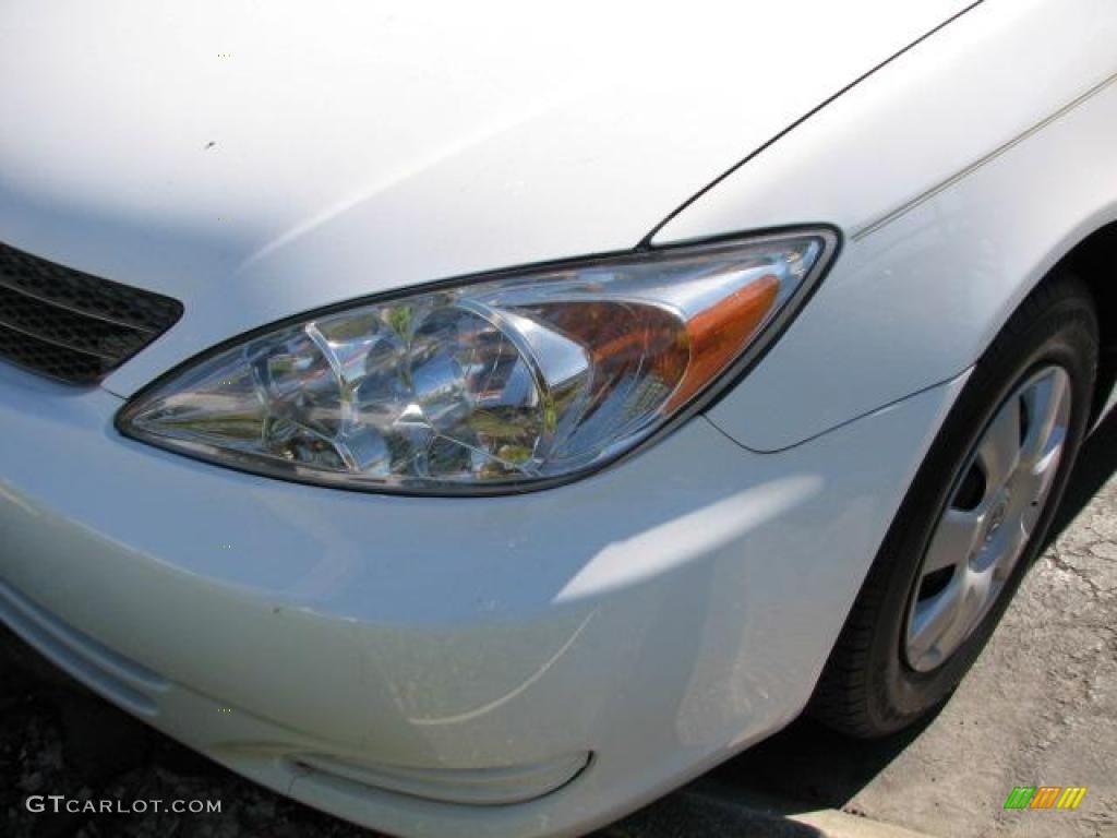 2002 Camry LE - Super White / Taupe photo #4