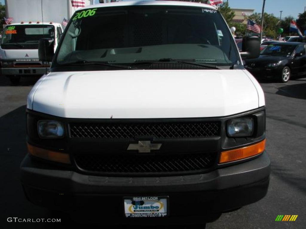 2006 Express 1500 Commercial Utility Van - Summit White / Medium Dark Pewter photo #3