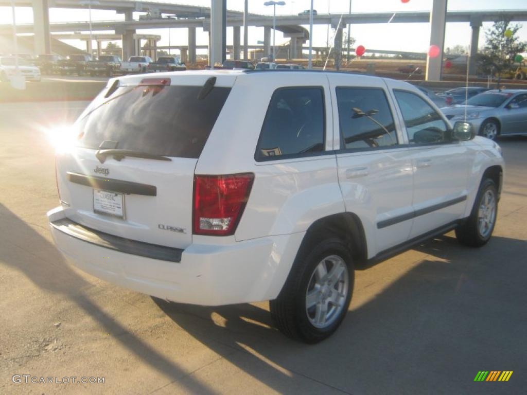 2007 Grand Cherokee Laredo - Stone White / Medium Slate Gray photo #5