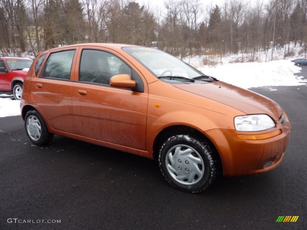 2004 Aveo Hatchback - Spicy Orange / Gray photo #1