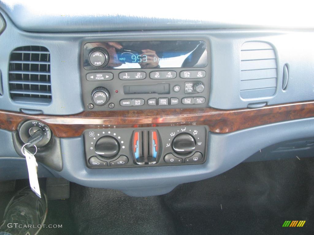 2005 Impala Police - White / Regal Blue photo #18