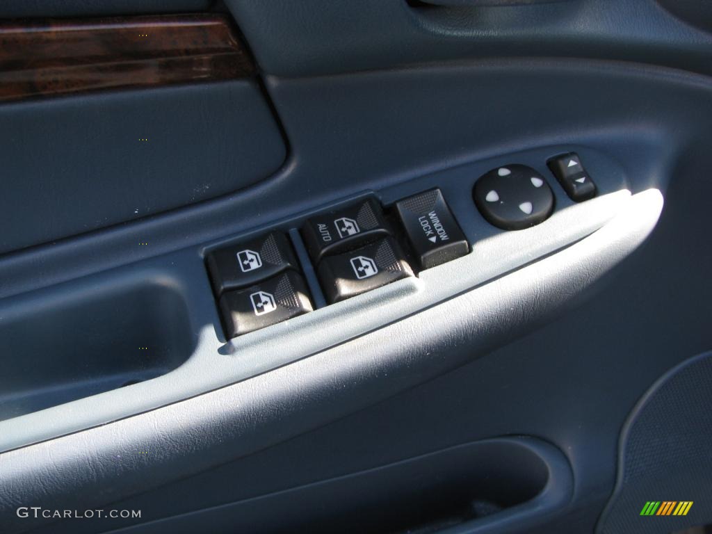 2005 Impala Police - White / Regal Blue photo #24