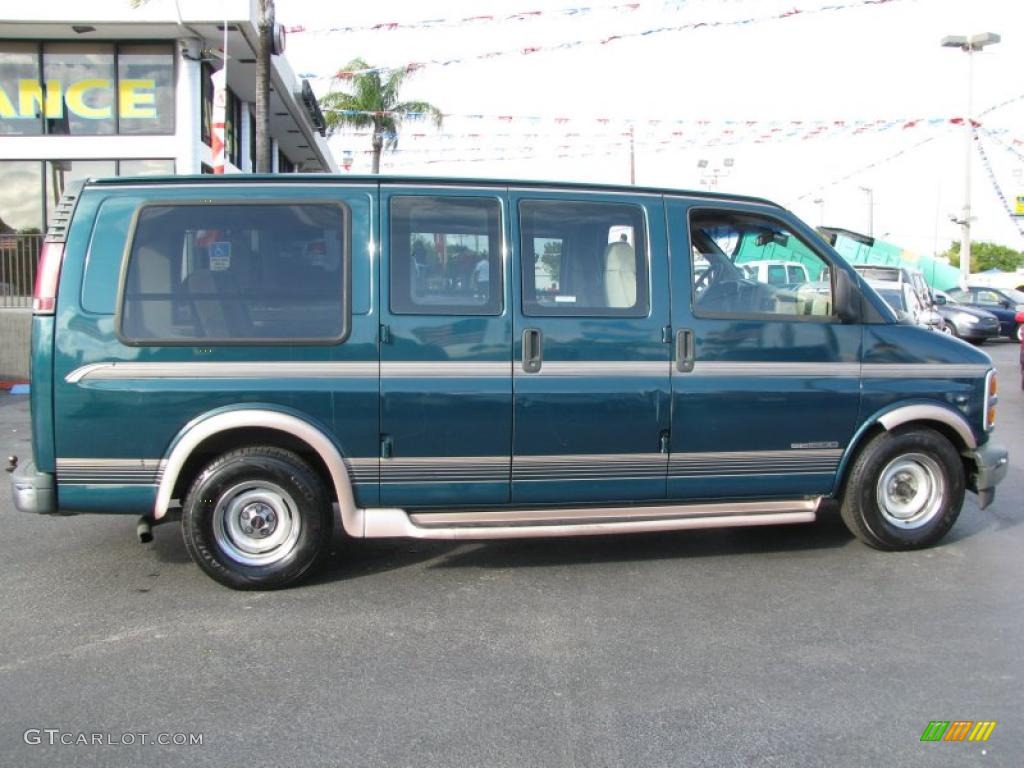 1999 Savana Van G1500 Passenger Conversion - Laguna Green Metallic / Neutral photo #18