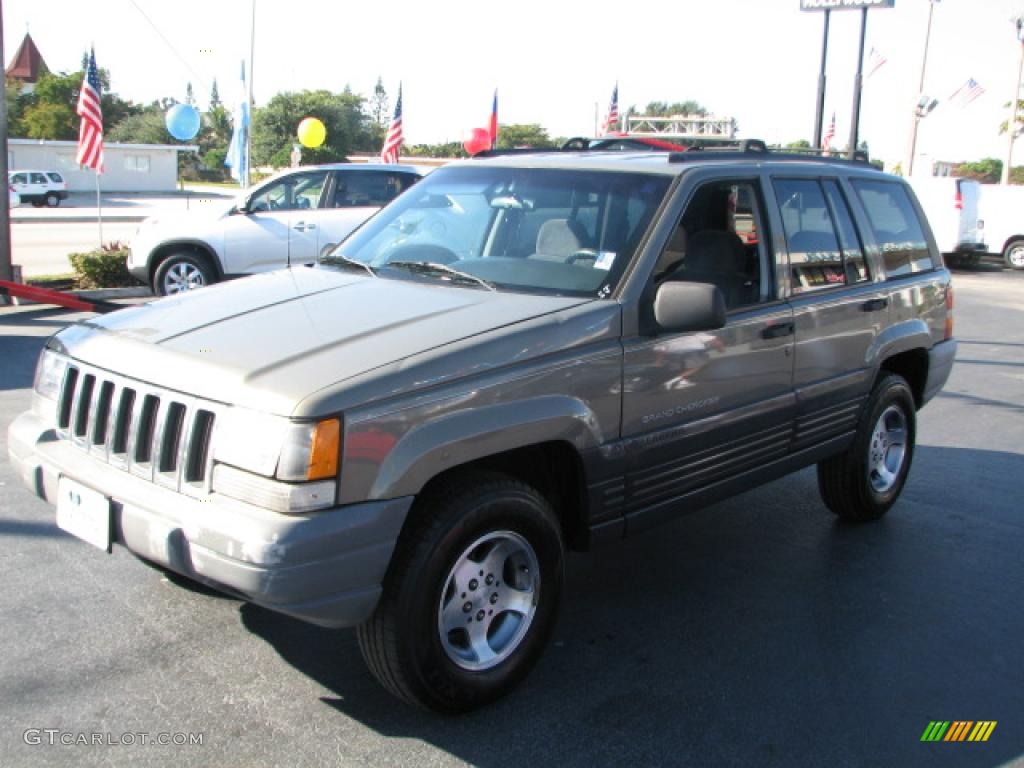 1998 Grand Cherokee Laredo - Light Driftwood Satin Glow / Gray photo #5